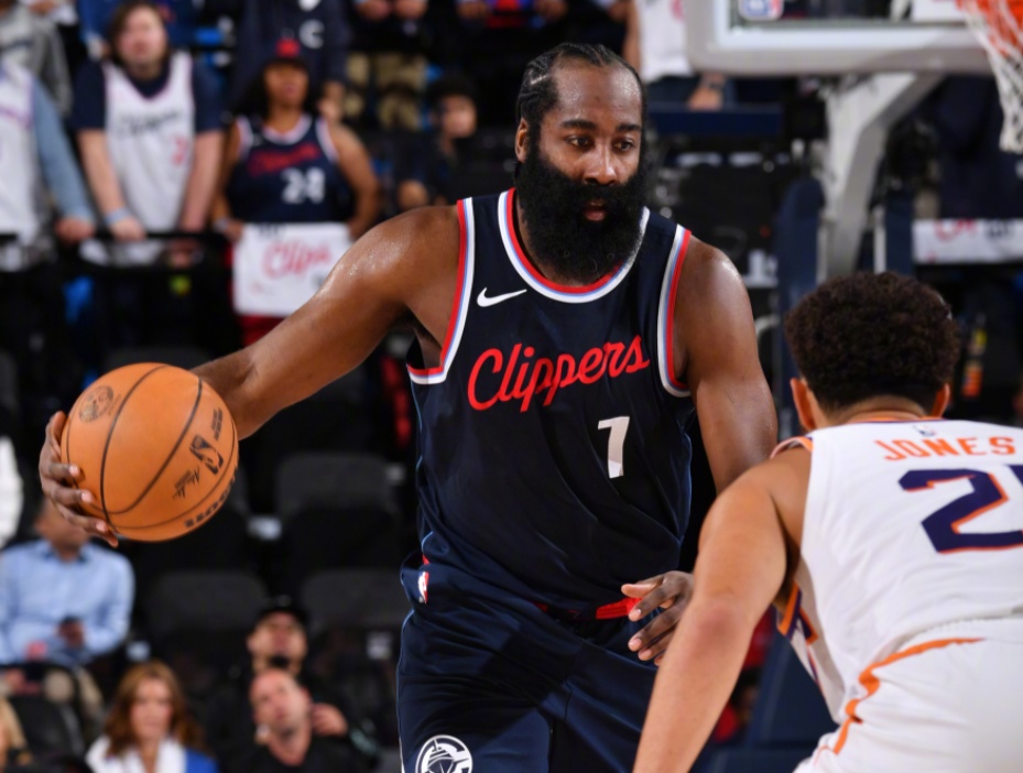 包含又见绝平！拜仁慕尼黑与金州勇士鏖战至终场，哈登读秒救主的词条